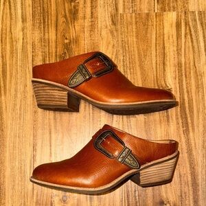 Sofft women’s 9 mule slip on shoes Brown Leather western buckle tapered comfort